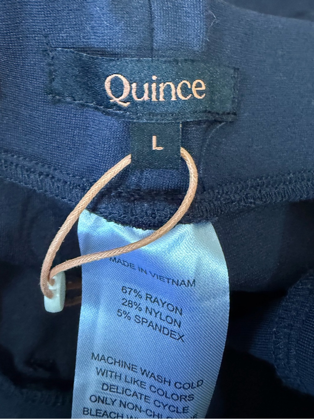 NWT Quince Navy Elastic Waist Ultra Stretch Ponte Tapered Cargo Pants Sz. L - Picture 6 of 7